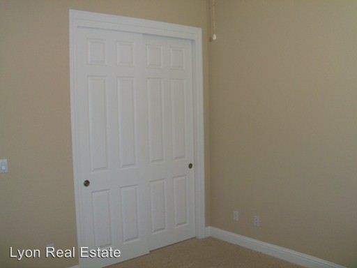 Building Photo - 2595 Clubhouse Dr W