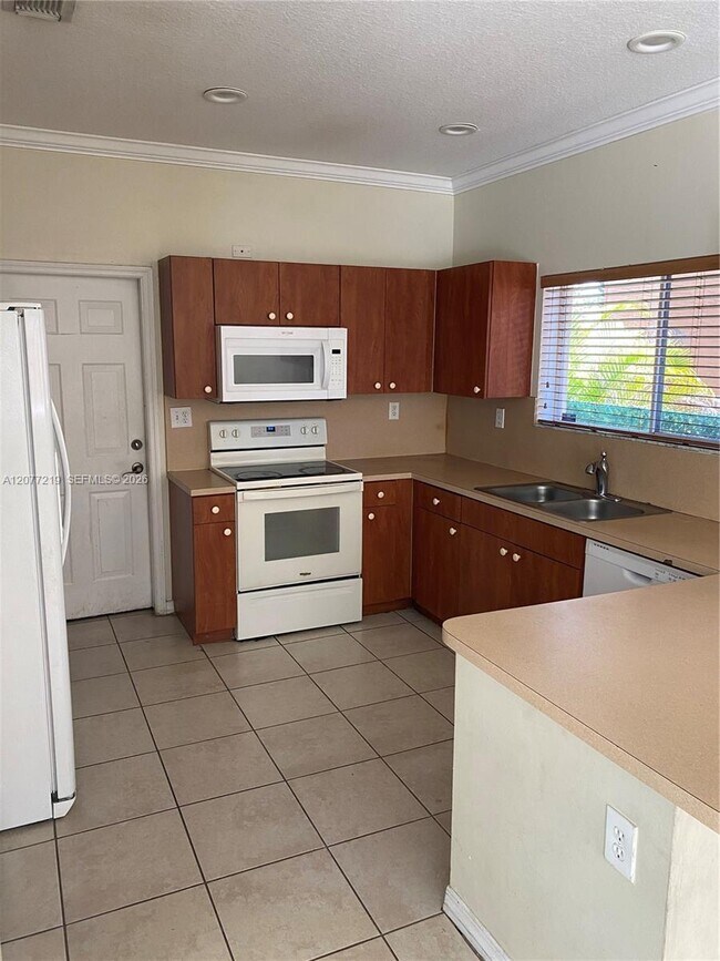Building Photo - 14503 SW 158th Ct