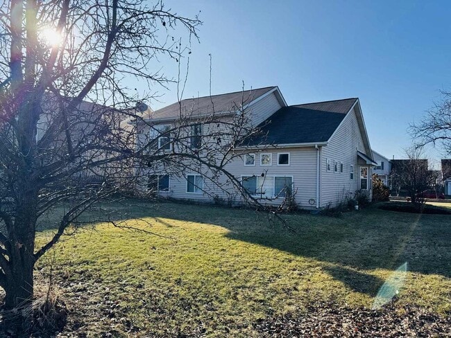 Foto del edificio - 425 Claire Ave