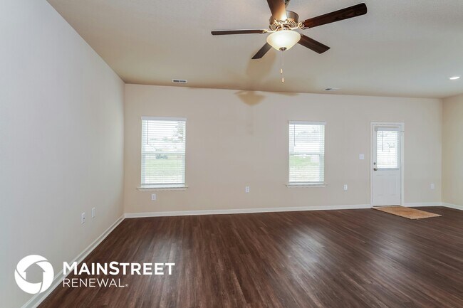 Foto del edificio - 605 Clover Cir