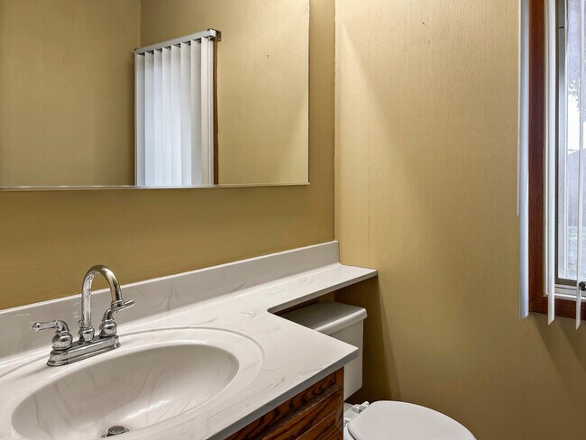 Foto del edificio - 608 N Hough St