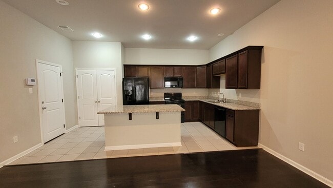 Building Photo - 3 bedroom for lease off Germany Rd