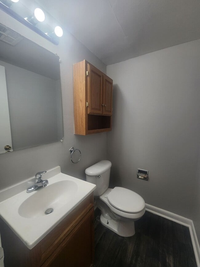 Foto del edificio - Spacious 2-bedroom Townhome