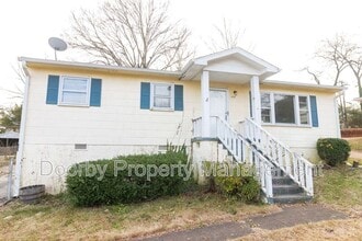 Building Photo - 4718 Hal Dr