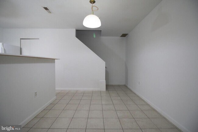 Foto del edificio - 10144 Reprise Dr