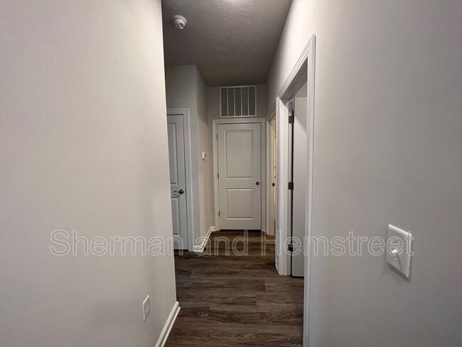 Building Photo - 5053 Mimosa Dr