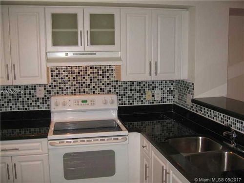 Foto del edificio - 2123 Renaissance Blvd