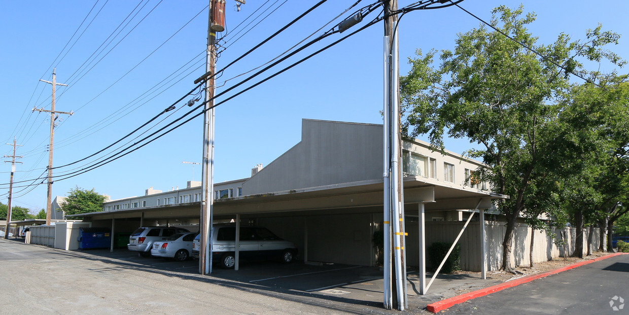 Foto del edificio - Country Club Plaza