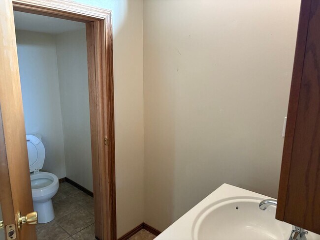 Building Photo - 3 Bedroom and 2 bath home in Clearwater! (...