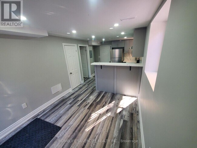 Building Photo - 44 Wildberry Crescent