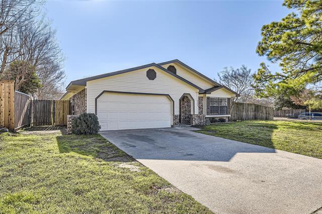 Building Photo - 2200 Sequoia Ln