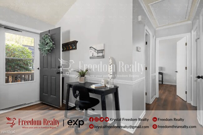 Building Photo - 2 br, 2 bath Triplex - 119 Homeplace Court