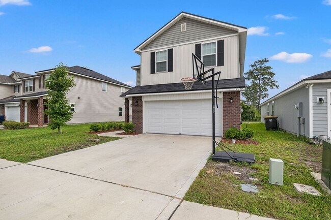 Building Photo - Stunning single-family 4bed/2.5 bath home