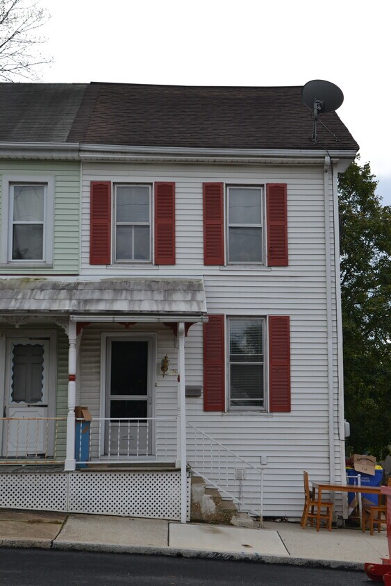 290 E High St, Middletown, PA 17057 Townhome Rentals in Middletown PA