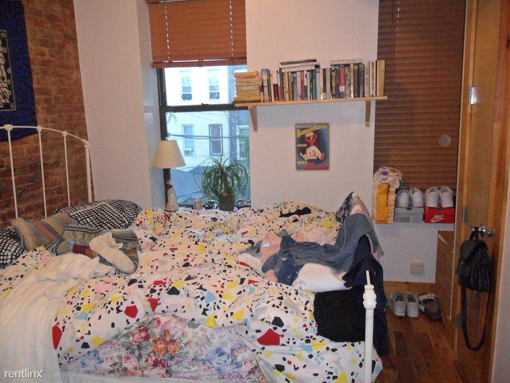 Foto principal - 190 Schaefer St