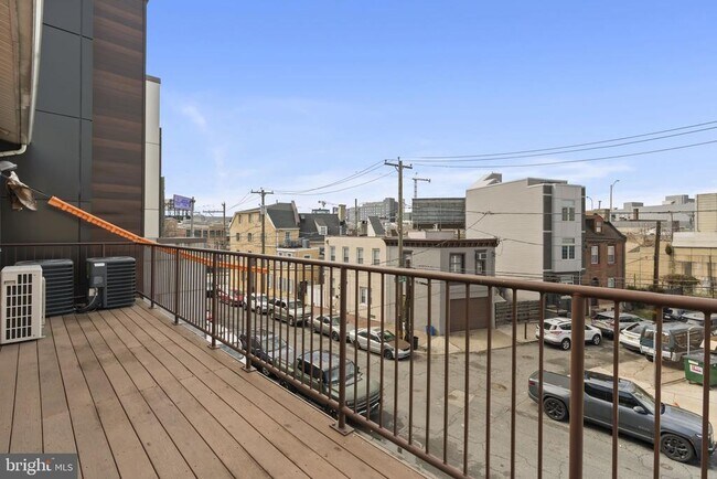 Foto del edificio - 118-20 Richmond St