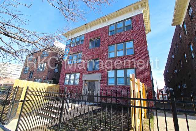Building Photo - 3205 Broadway Blvd