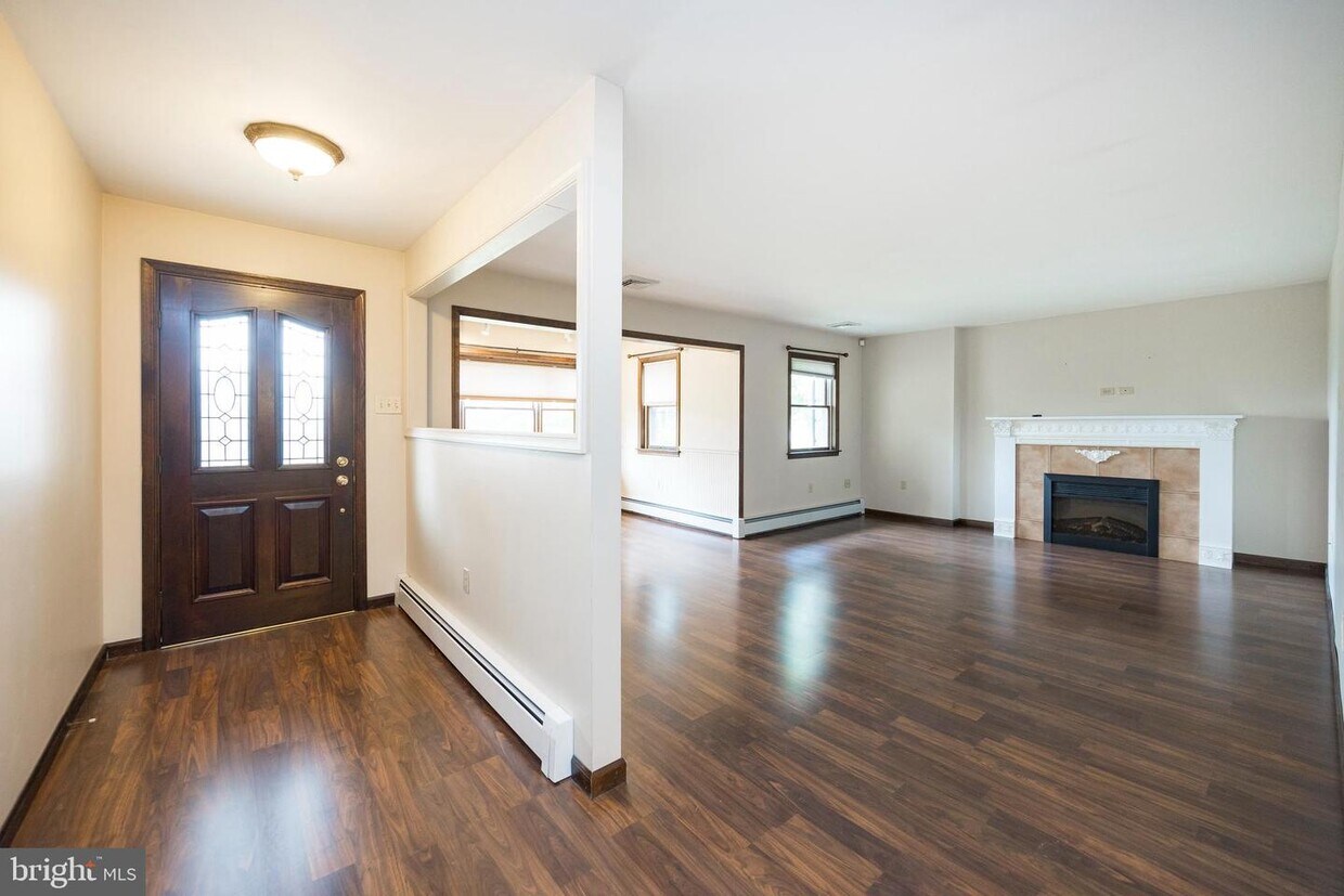 2066 Bridge Rd, Schwenksville, PA 19473 House for Rent in