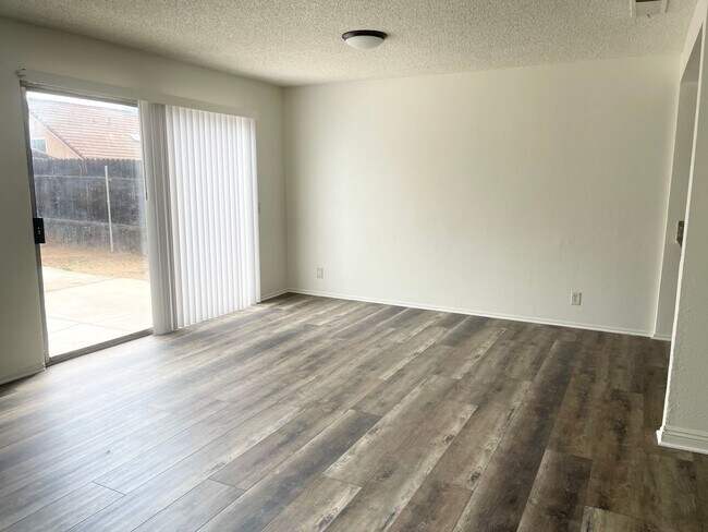 Foto del edificio - 23461 Challis Ct