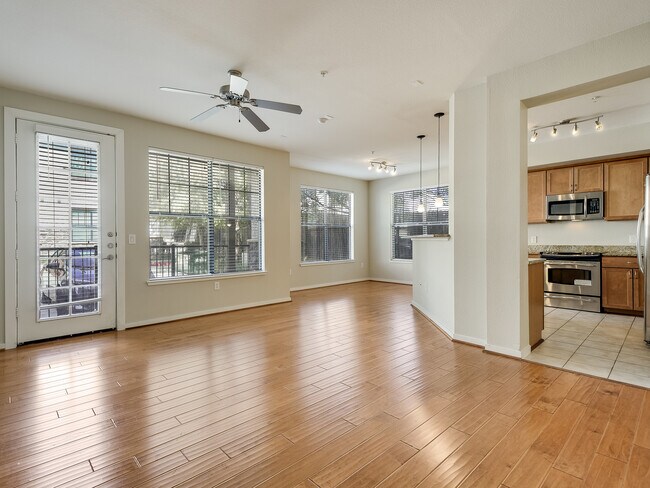 Building Photo - 7342 Oak Manor Dr