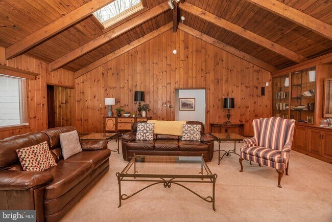 Foto del edificio - 6106 Lower York Rd