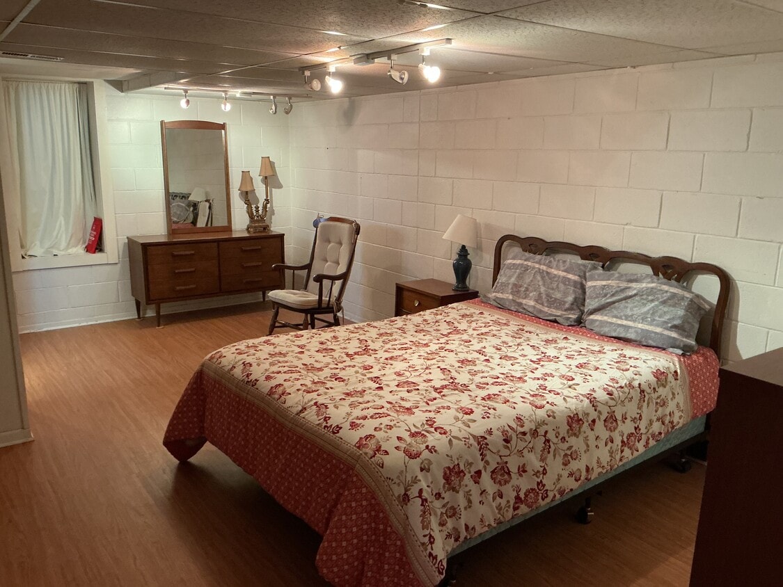 Foto del edificio - 5923 Angling Rd