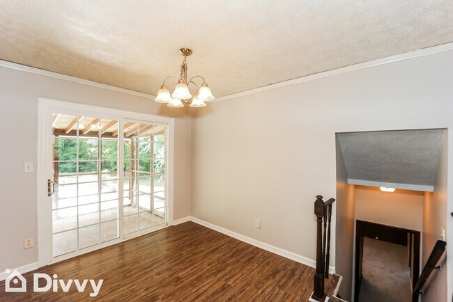 Building Photo - 106 Parkwood Dr