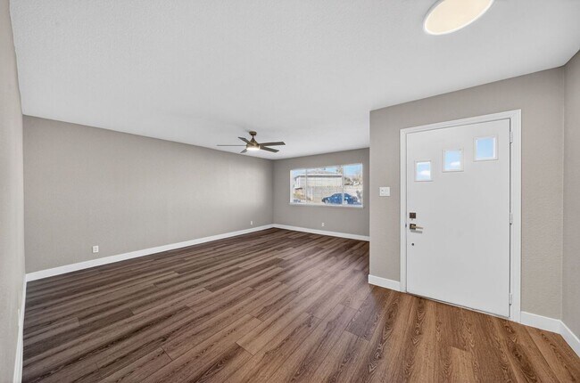 Foto del edificio - 809 Peacock Ct