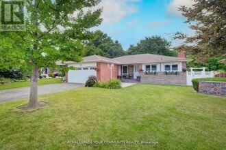 Building Photo - 19 Peacham Crescent
