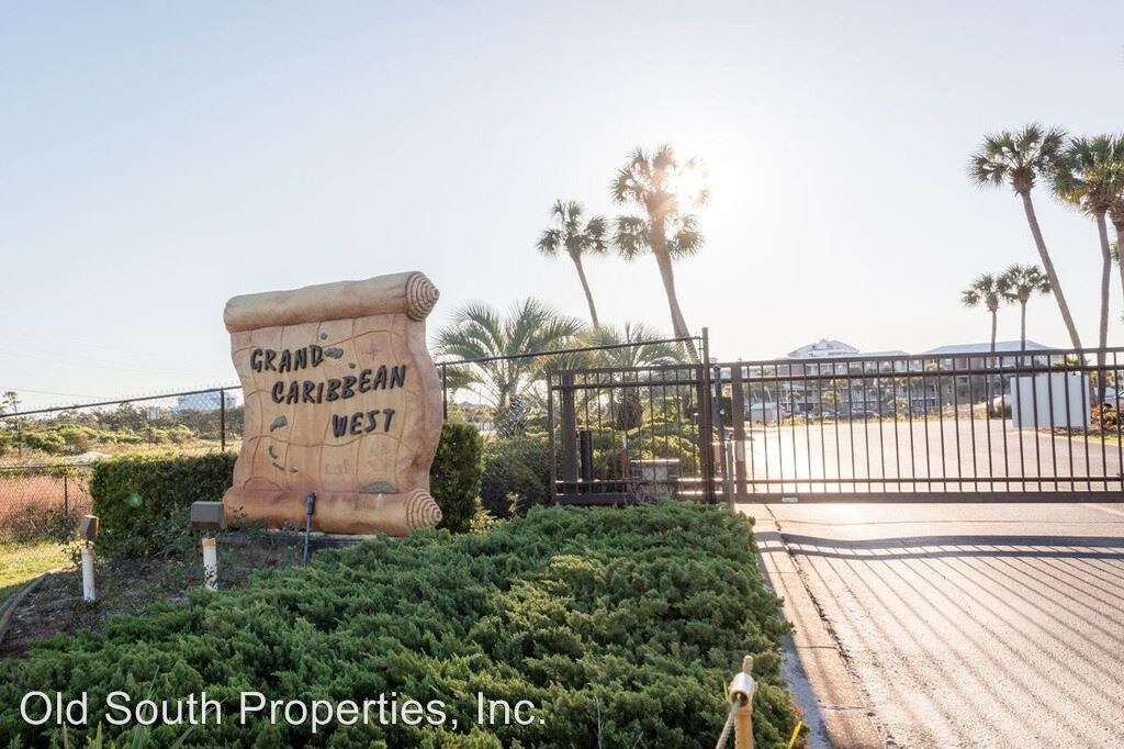 Primary Photo - 13500 Sandy Key Dr