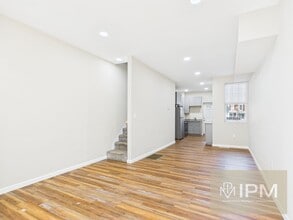 Building Photo - 346 Nectarine St