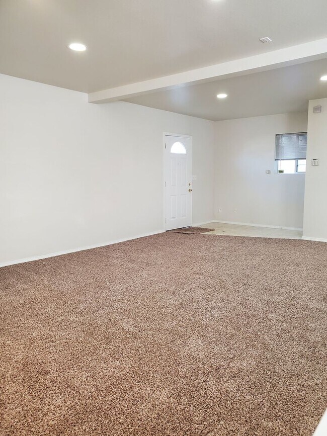 Foto del edificio - Large 1 Bedroom Home