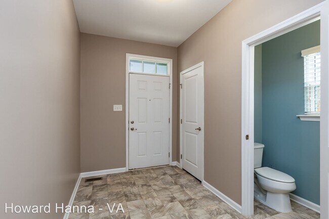 Building Photo - 4 br, 3.5 bath House - 223 Bethune Drive