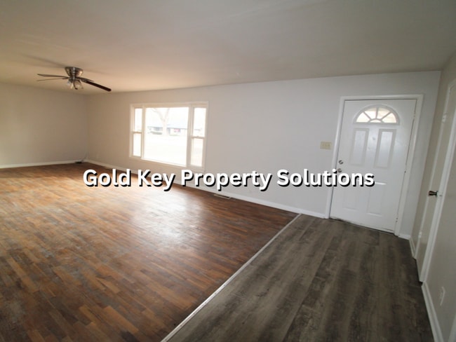 Foto del edificio - Huge 5 BR 2 Full Bath House with Central Air (Section 8 Approved)