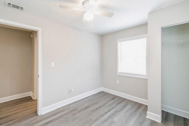 Building Photo - 1770 Rogers Ave SW