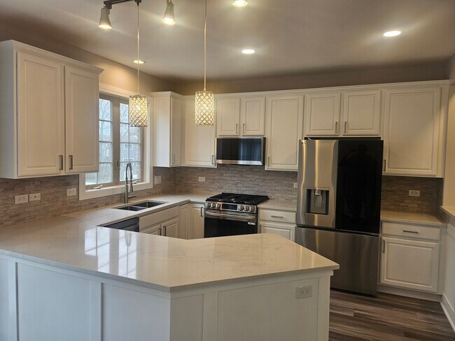 Building Photo - 447 Prestwick Ln