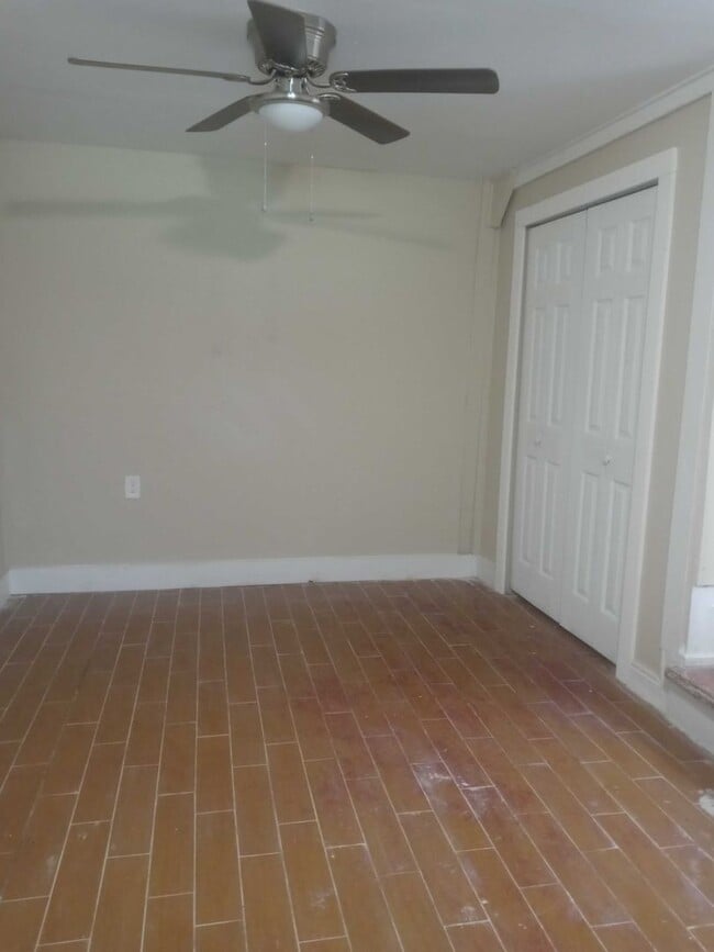 Photo - 1323 Lamar St Apartment