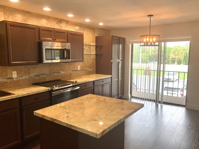 Foto del edificio - 5428 Swift Rd