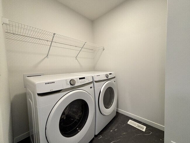 Photo du bâtiment - 45 Creekview Mnr SW