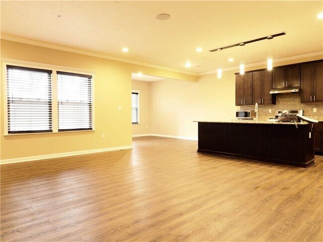 Foto del edificio - 605 Alessia Ct