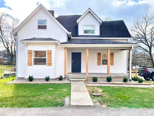 Front of Quad-plex - 315 Doyle St
