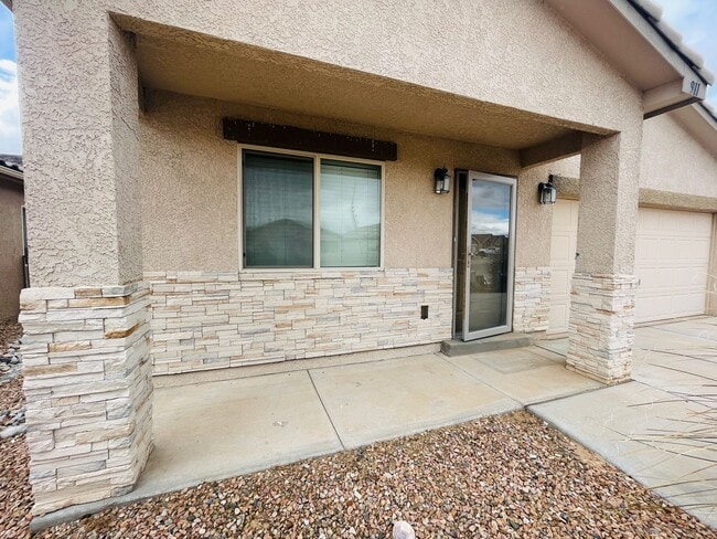 Foto del edificio - 3 bed 2 bath 1400 sq ft home