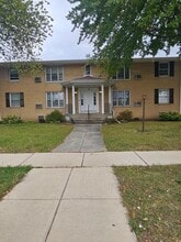 Building Photo - 33 N Jane Dr
