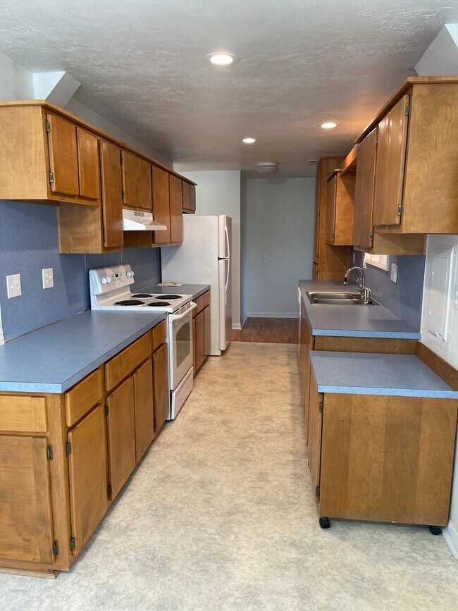 Foto del edificio - 3 bedroom house in Newton Creek Neighborhood