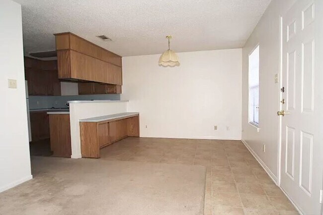 Building Photo - 3106 Courtney Ln