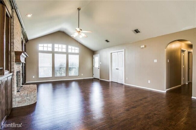Foto del edificio - 4 br, 2 bath House - 126 Pinnacle Cir UNIT