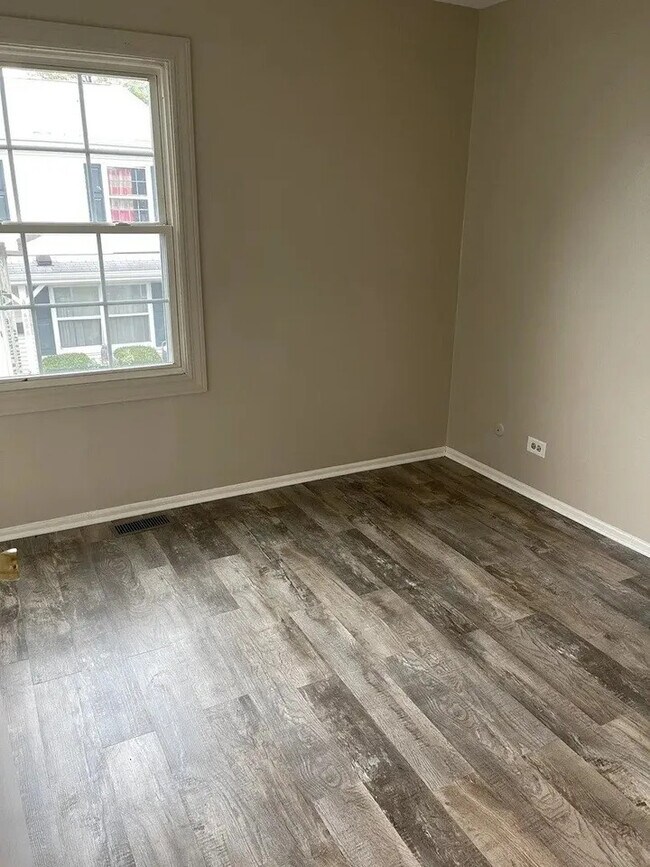 Foto del edificio - 7609 Bristol Ln