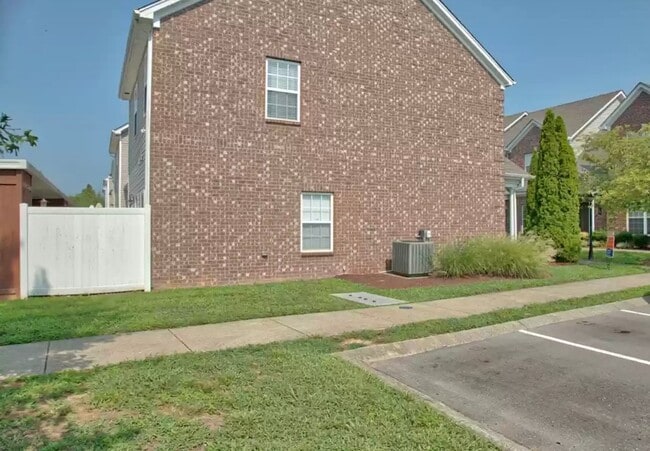 Building Photo - 219 Rowlette Cir