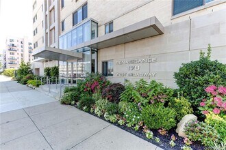 Building Photo - 170 W Broadway