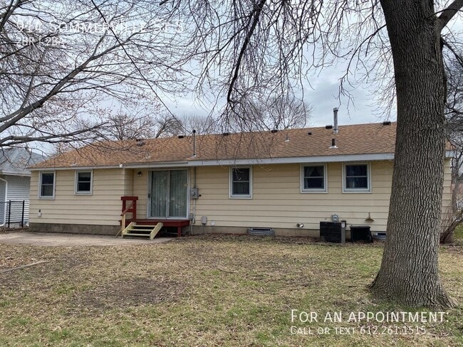 Building Photo - 914 Sommerville St S